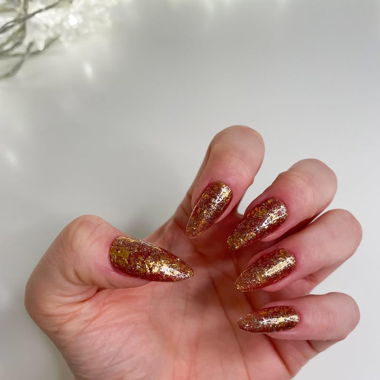 Press on nails