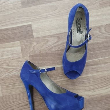 Chaussure à talon, en cuir