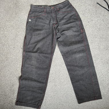 Jeans Vintage gris et rouge