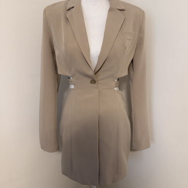 Abito blazer beige con cut-out