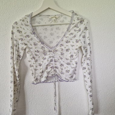 Blumen-Crop-Top mit langen Ärmeln