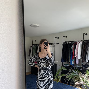 Schwarz/Weisses Strickkleid