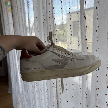  Sneaker
