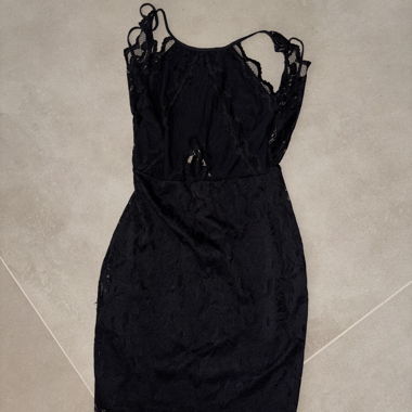 Abito Nero in Pizzo
