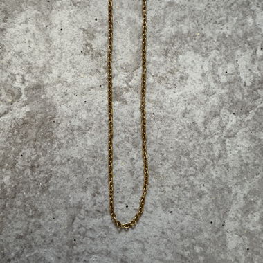 Collier doré avec fine chaîne à maillons
