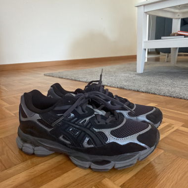 Asics Sneakers