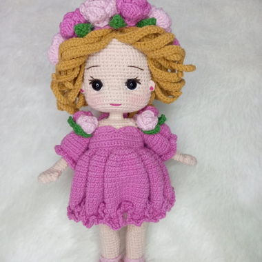 Handgehäkelte Amigurumi Puppe 