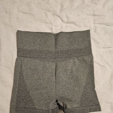 Kurze Sporthose, Sportshorts