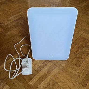 Lumie Vitamin L-Lichttherapie-Lampe