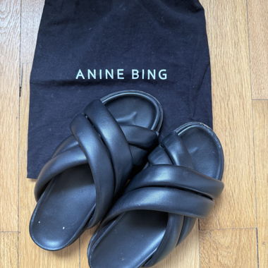 Sandali slide neri Anine Bing imbottiti