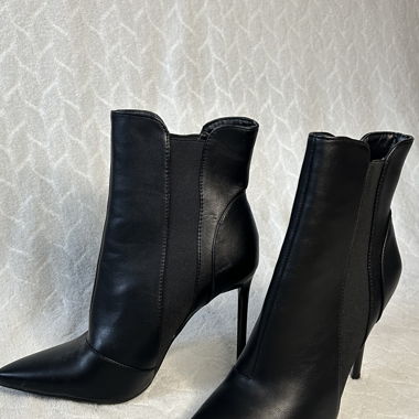Hoher Spitzen Highheel