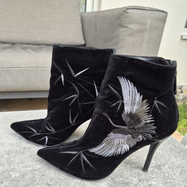 Black suede ankle boots / pumps / heels