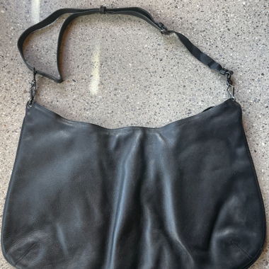 Vintage Bottega Veneta Large Leather Shoulder Bag