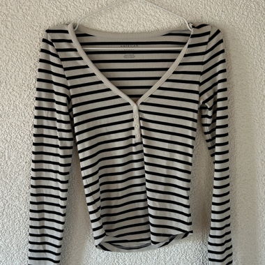 American Eagle Longsleeve