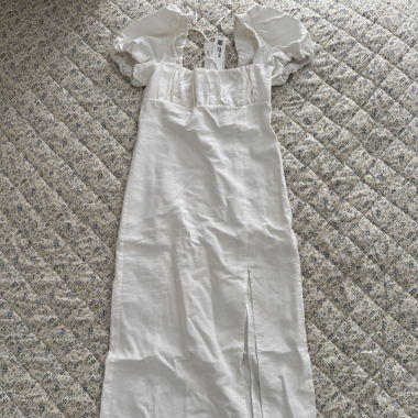 Robe midi blanche à manches ballons