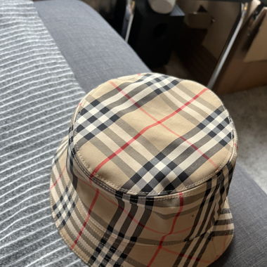 Burberrt Fisher hat