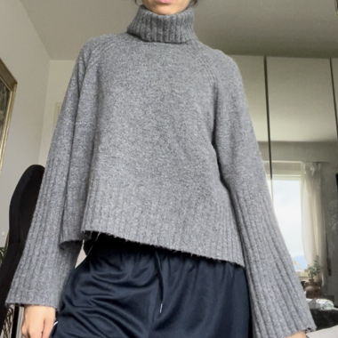 Grey knit sweater 