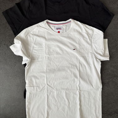 2 Tommy Jeans T-shirts