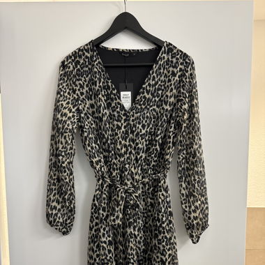 Kleid kurz leomuster Gr. S (noch nie getragen)