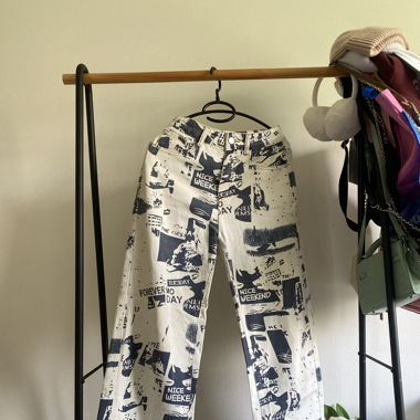 Pantalon motifs bleus 