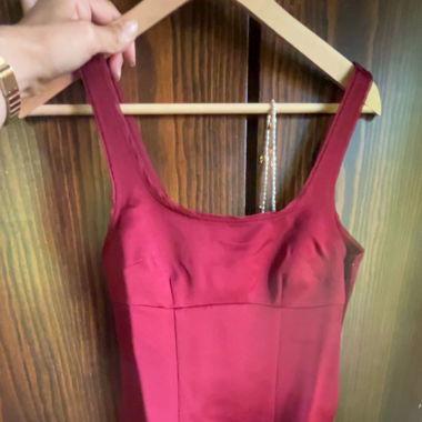 Kleines neues rotes Kleid