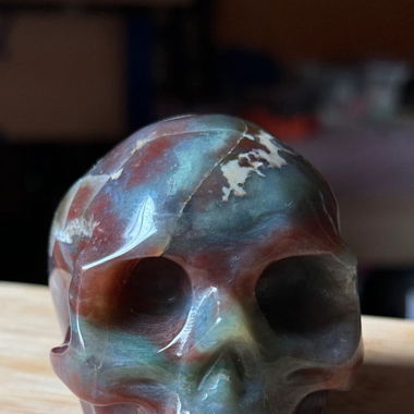 Heliotrop - Bunter Jaspis Totenkopf Schädel