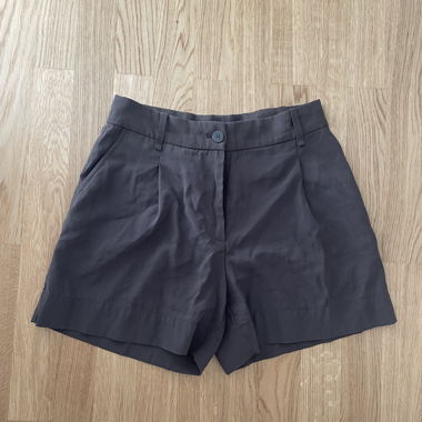 airy short pants