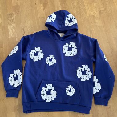 Hoodie bleu à motif floral