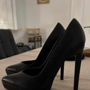 Even and Odd High Heels