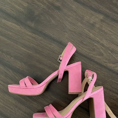 Pinke high heels