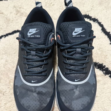 Nike Thea 