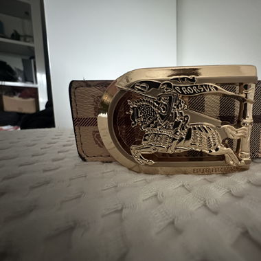 Burberry leather belt