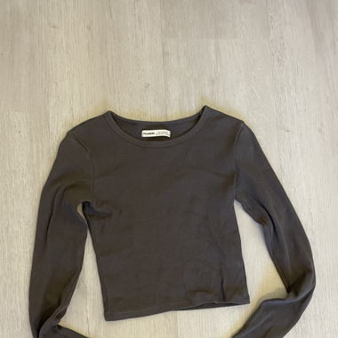 Dunkelgraues Longsleeve