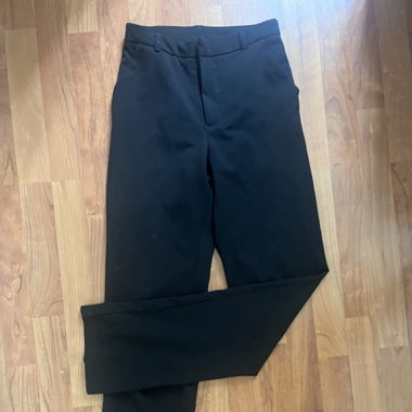 Schwarze Hose