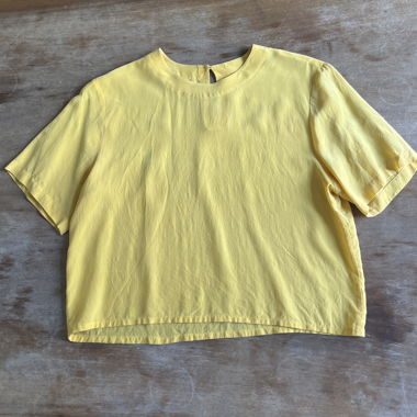 Gelbes Seidenbluse