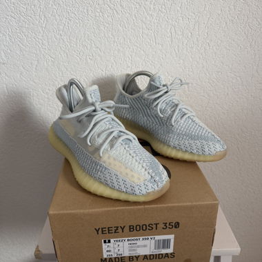 Yeezy 350 Cloud White