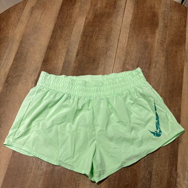 Nike Run Shorts neon grün