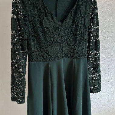 Elegant green dress