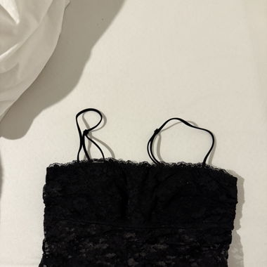 Schwarzes spitzen Top mit pads