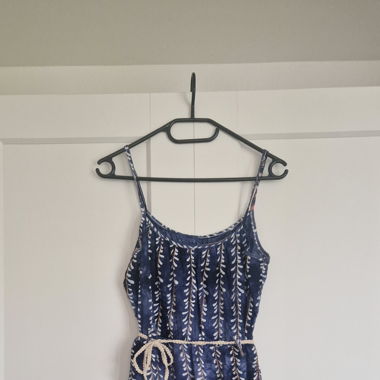 Gemustertes Sommerkleid mit Taschen