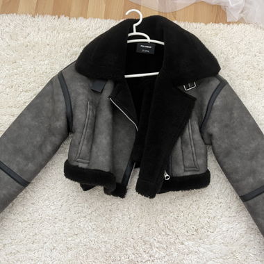 Kurze graue Kunstfell-Jacke