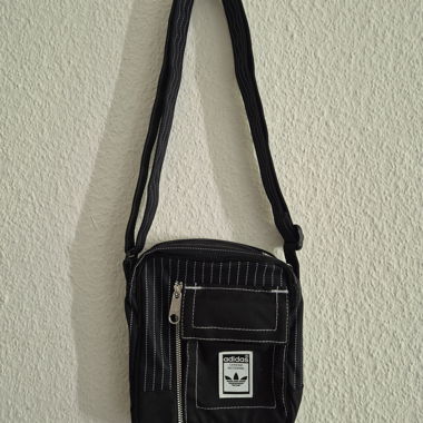 Sac en denim Adidas noir/rayures blanc