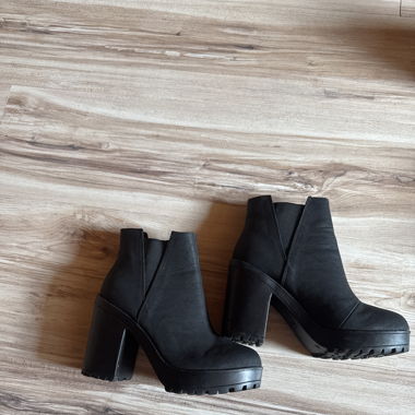 Chaussures à talons noirs 