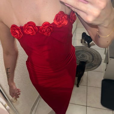 Abito bustier midi rosso con fiori