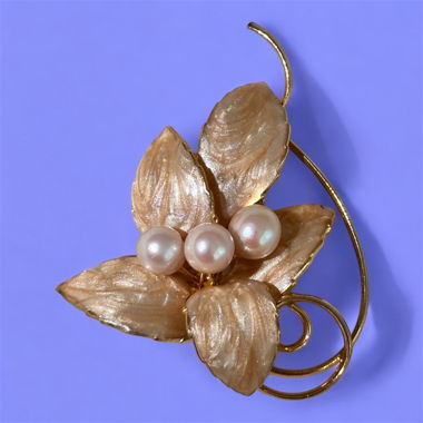 Estate vintage brooch pearls and enameling