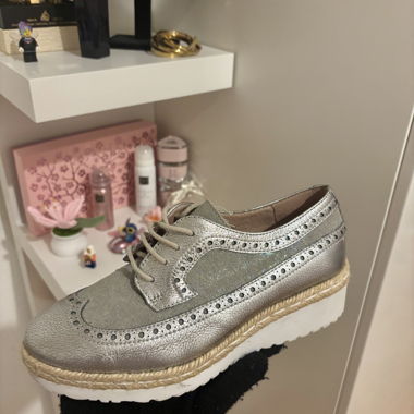 Chaussures argentées (Wonder)