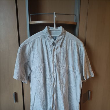 Chemise blanche avec motifs 