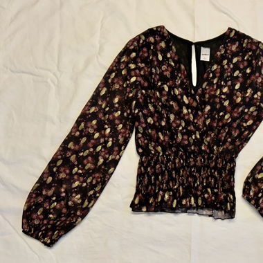 Bluse mit Golddetaills