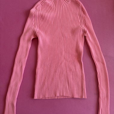 Maglione in maglia a coste rosa