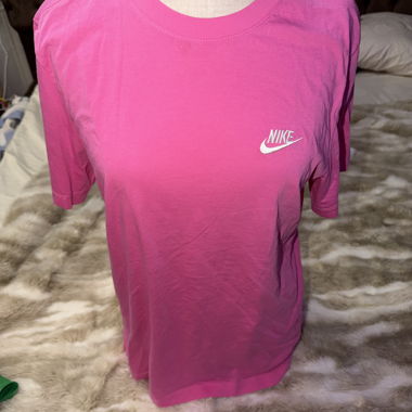 Pink Nike T-shirt